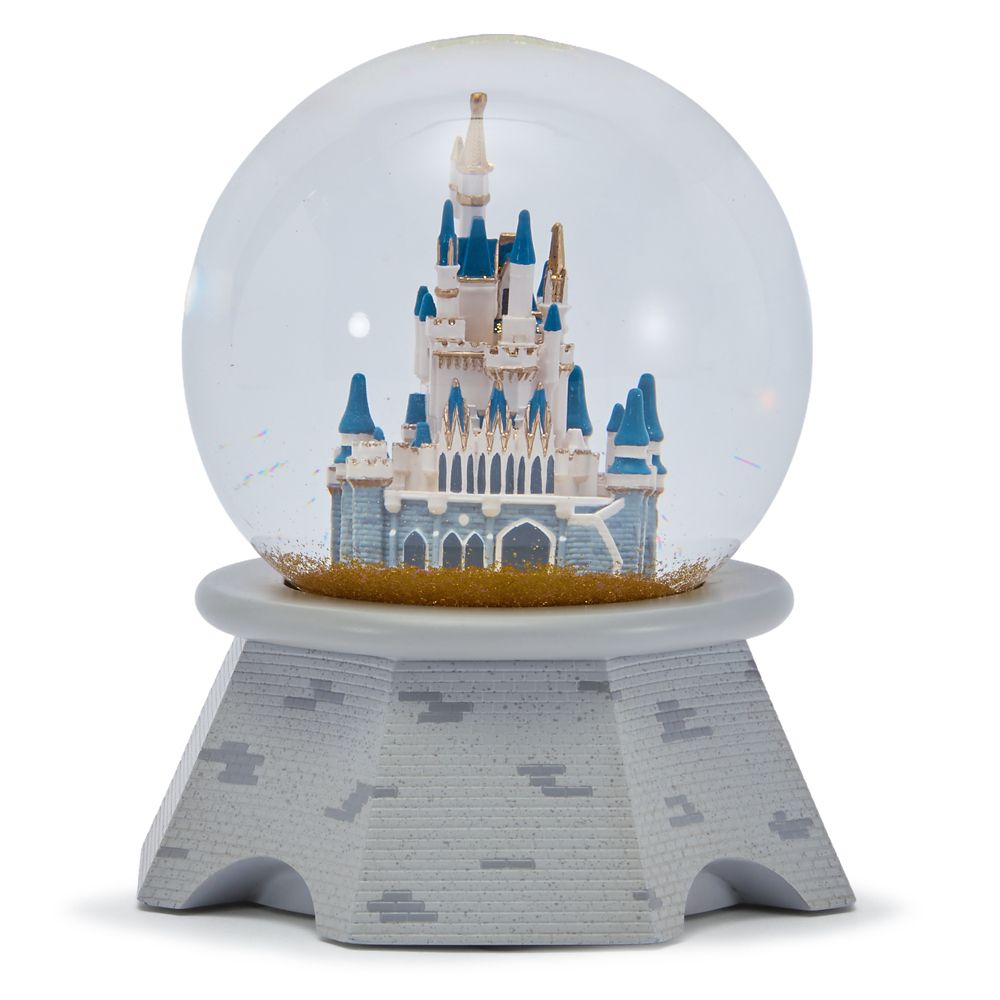 Cinderella Castle Light-Up Snow Globe &ndash; Walt Disney World