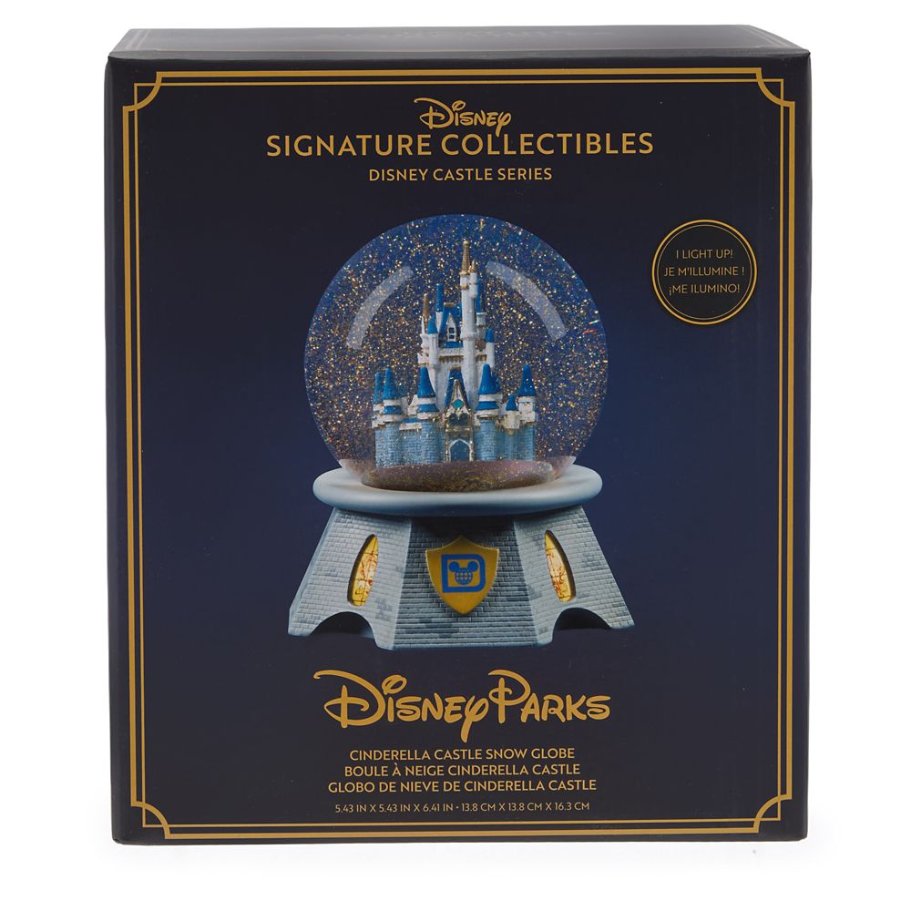 Cinderella Castle Light-Up Snow Globe &ndash; Walt Disney World