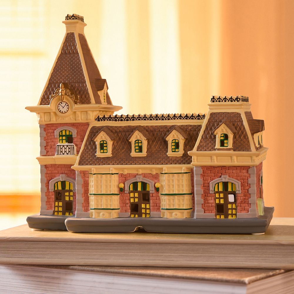 Disneyland Railroad Station Light Up Figure &ndash; Disney Signature Collectibles Small Kingdom &ndash; D23: The Ultimate Disney Fan Event