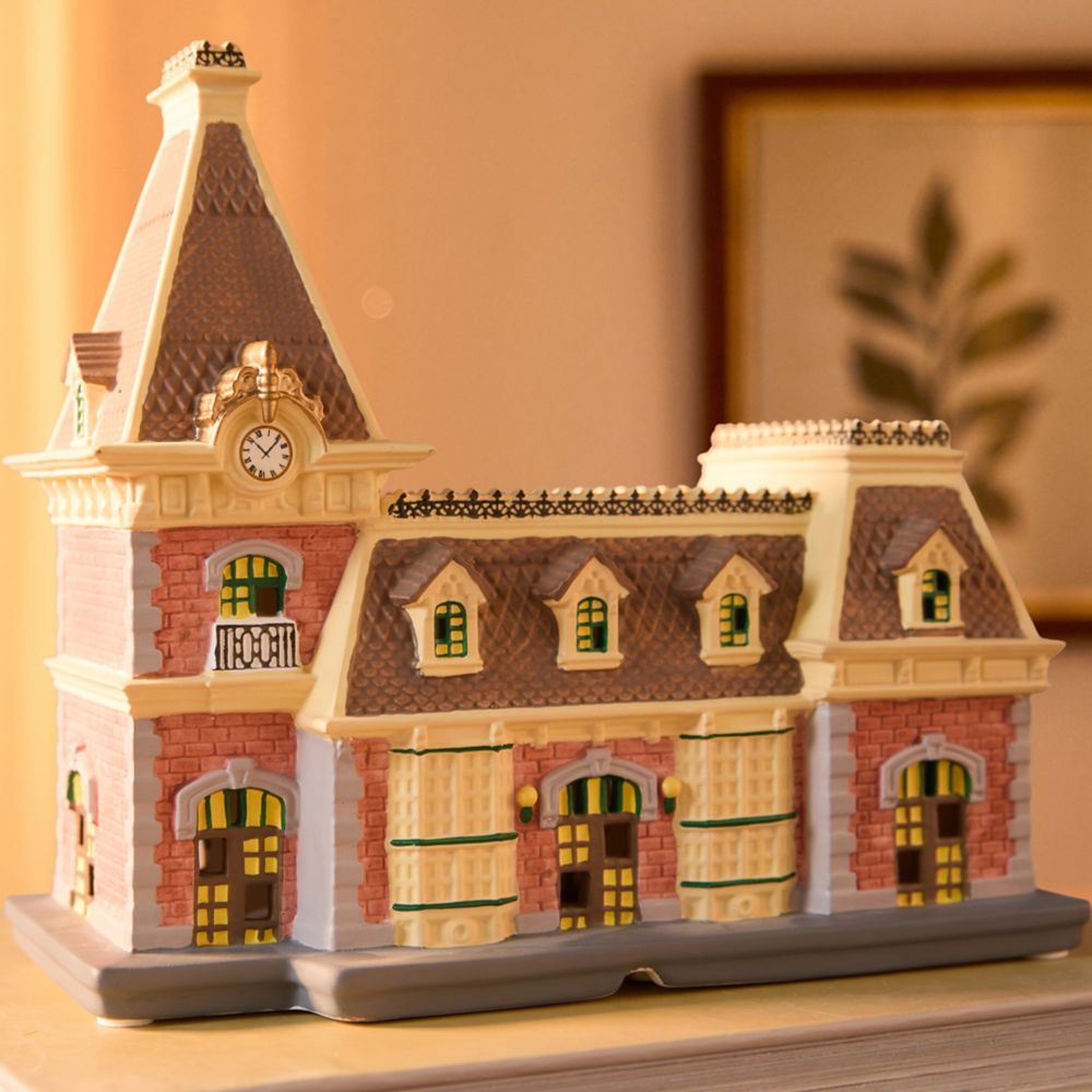 Disneyland Railroad Station Light Up Figure &ndash; Disney Signature Collectibles Small Kingdom &ndash; D23: The Ultimate Disney Fan Event