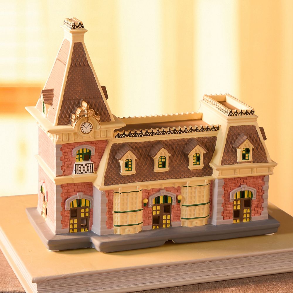 Disneyland Railroad Station Light Up Figure &ndash; Disney Signature Collectibles Small Kingdom &ndash; D23: The Ultimate Disney Fan Event