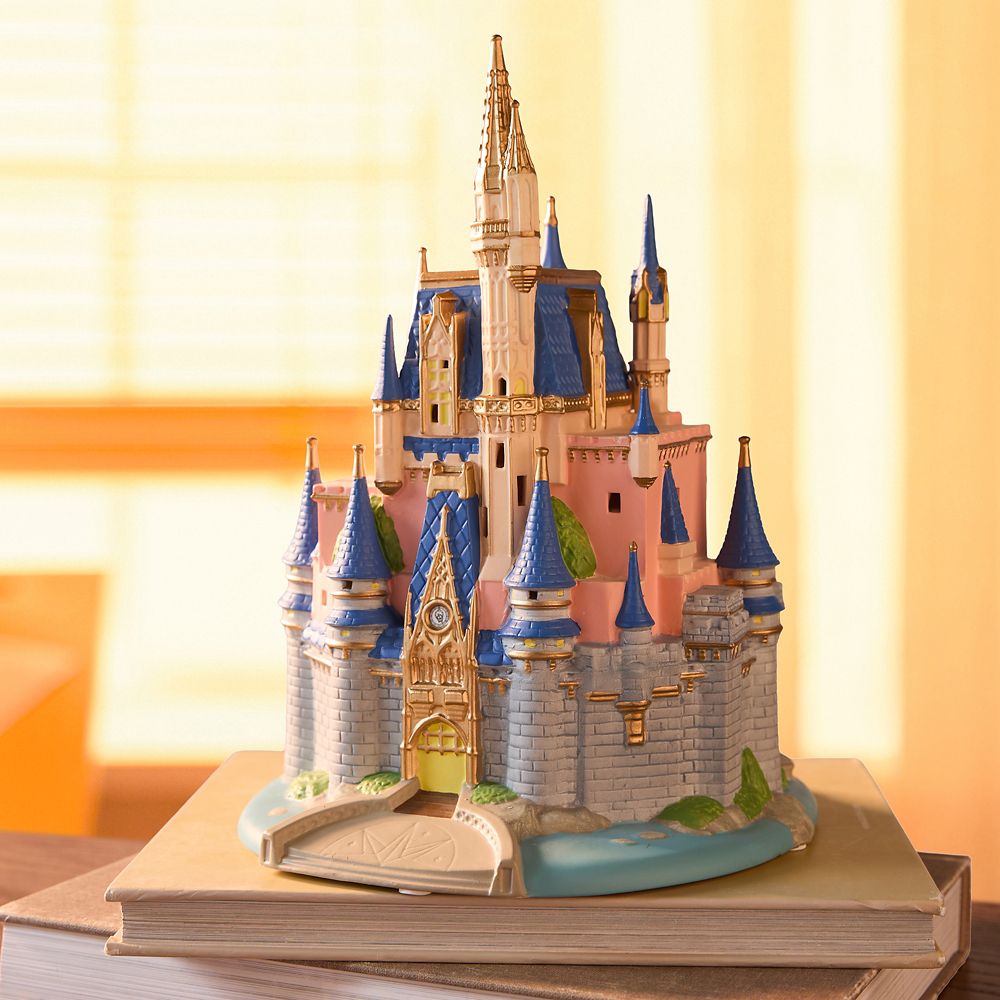 Cinderella Castle Light Up Figure &ndash; Walt Disney World &ndash; Disney Signature Collectibles Small Kingdom &ndash; D23: The Ultimate Disney Fan Event