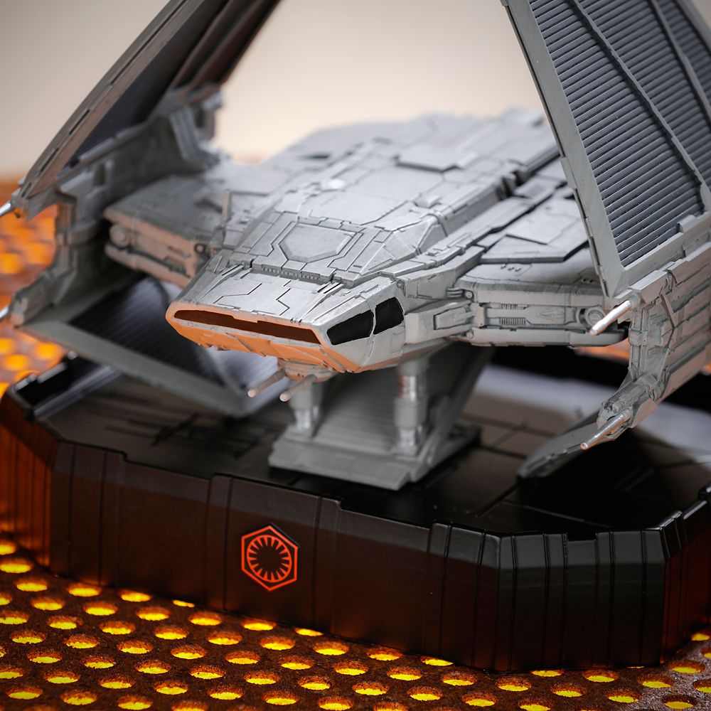 TIE Echelon Vehicle Figure with Light Effect - Star Wars Galaxy's Edge