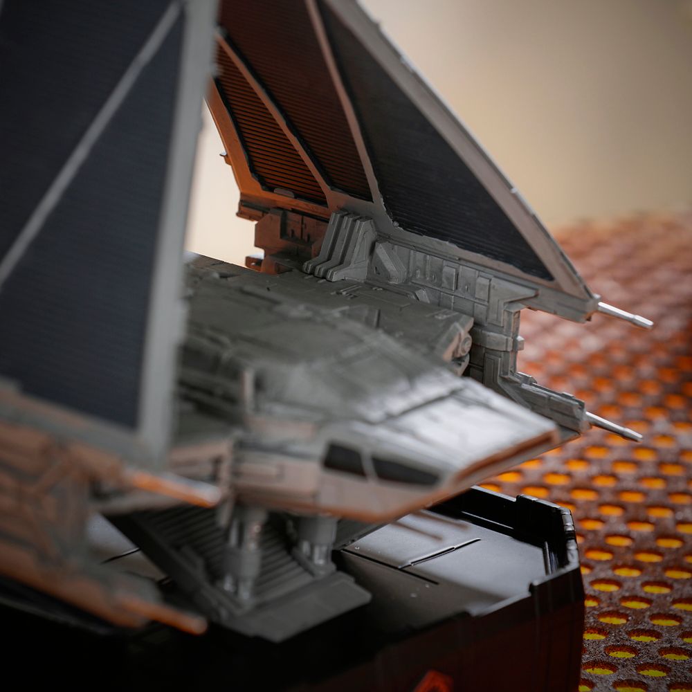 TIE Echelon Vehicle Figure with Light Effect - Star Wars Galaxy's Edge
