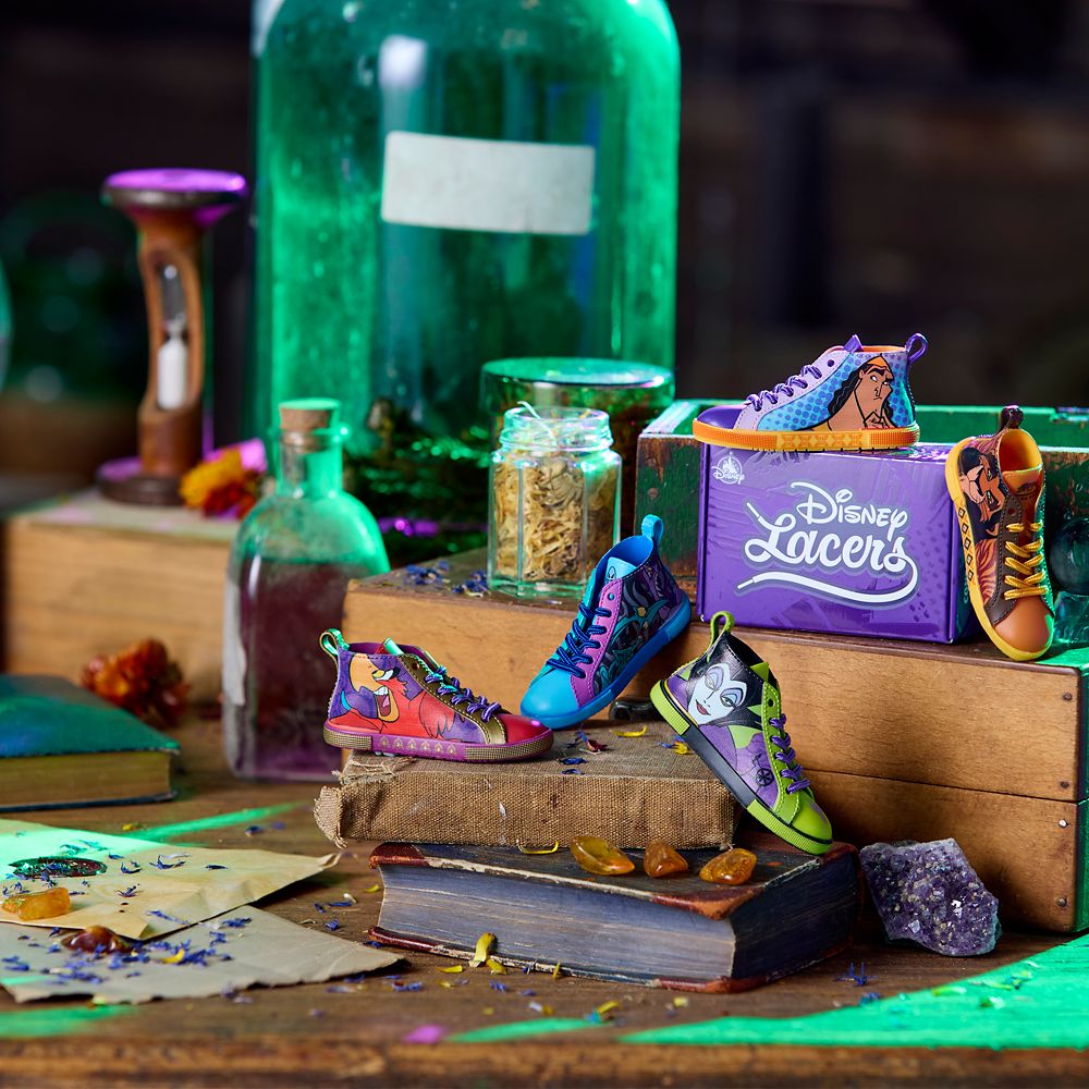 Disney Lacers Mystery Vinyl Collectible Figure - Series Five - Disney Villains