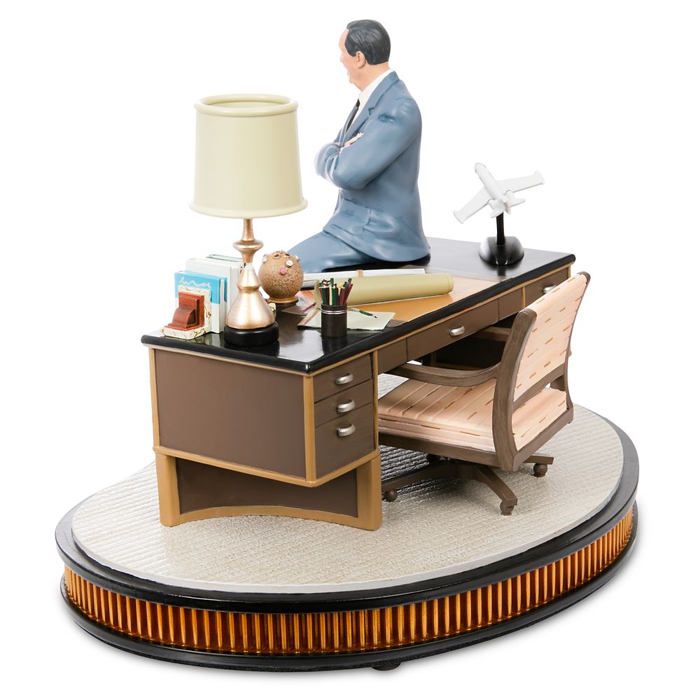 ウォルト・ディズニーの声が響く――70周年記念トーキングフィギュア登場