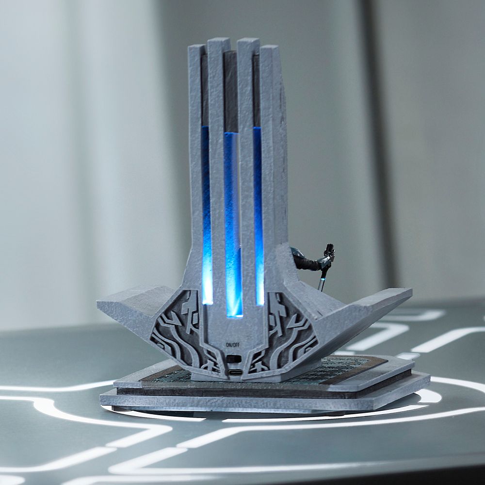 Bo-Katan Kryze Light Up Figure - Star Wars Galaxy's Edge