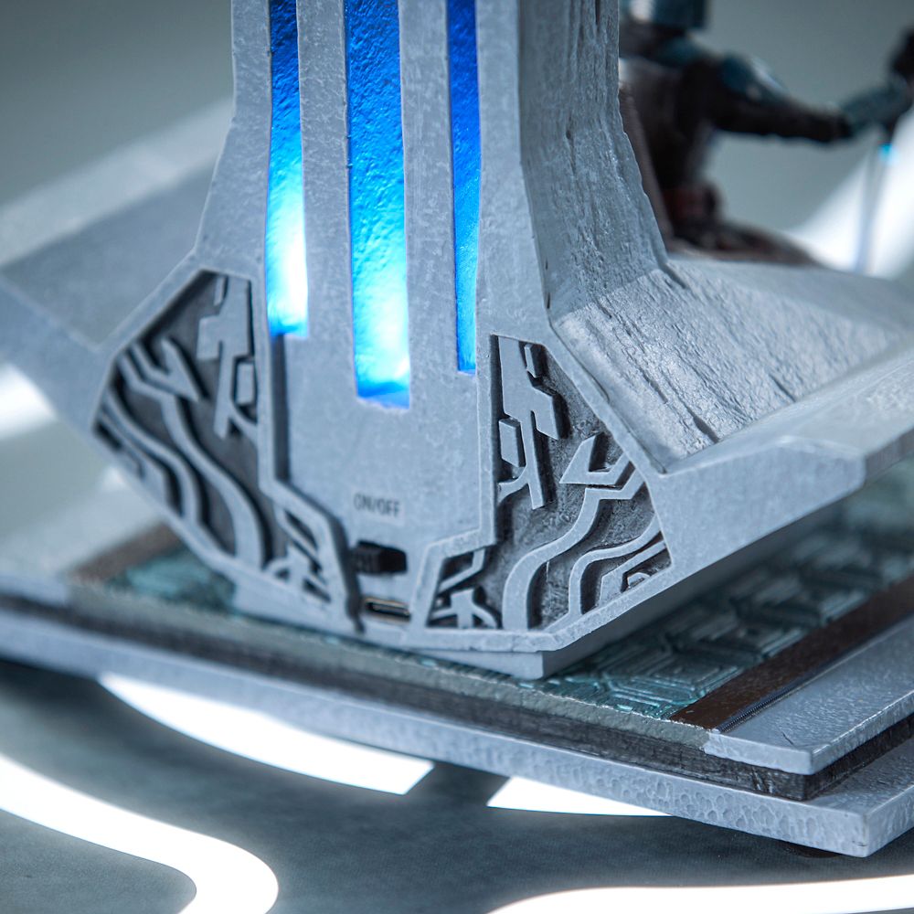 Bo-Katan Kryze Light Up Figure - Star Wars Galaxy's Edge