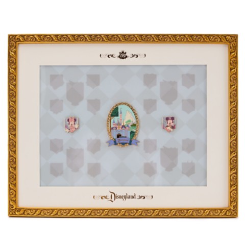 Аксессуары Disney Disneyland 70th Anniversary Vault Collection Pin Display Frame with Three Pins – Limited Edition