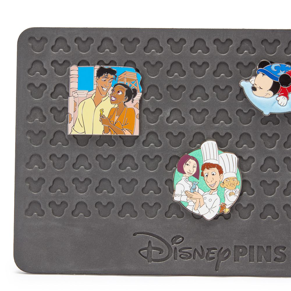 Disney Pin Trading Premium Insert Sheet &ndash; Medium