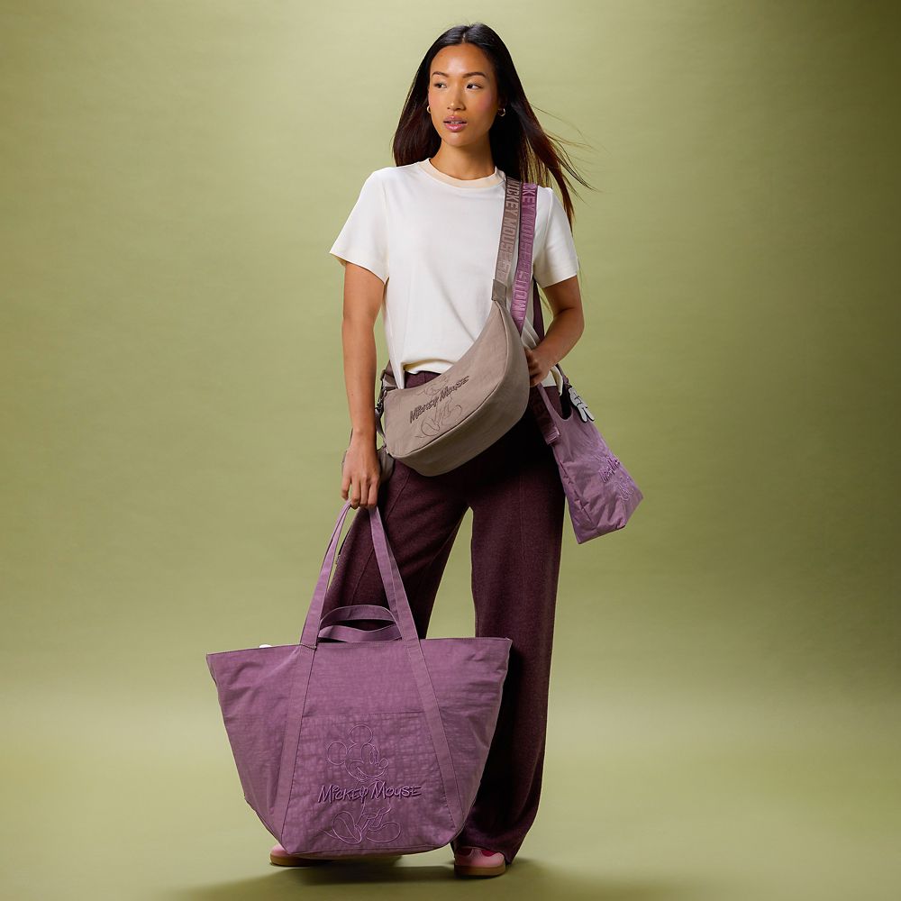 Mickey Mouse Weekend Tote Bag and Pouch &ndash; Exclusive