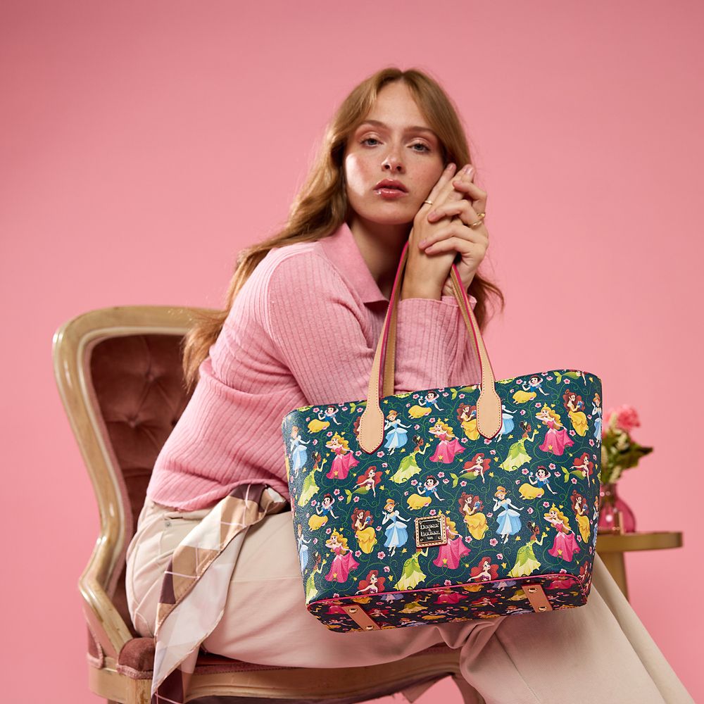Disney Princess Dooney & Bourke Tote &ndash; Disney Vault