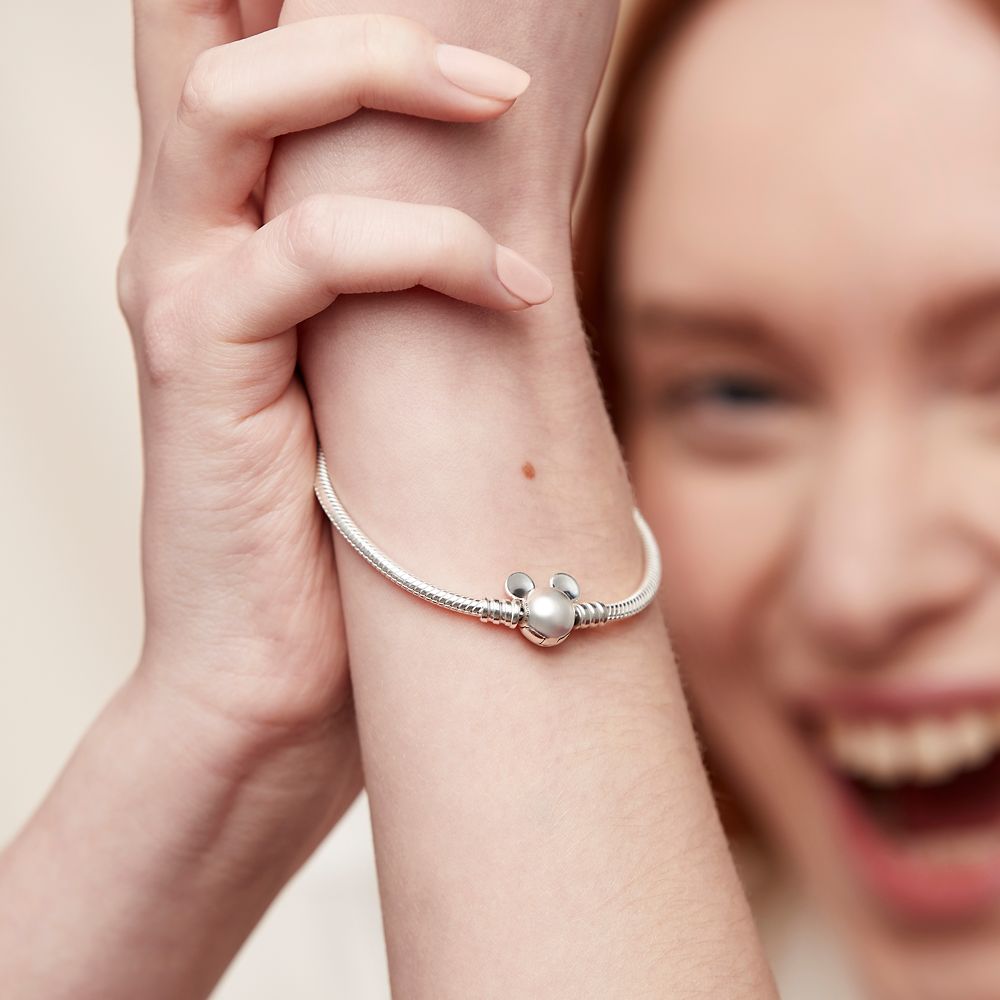 Mickey Mouse Icon Snake Chain Bracelet by Pandora &ndash; Silver