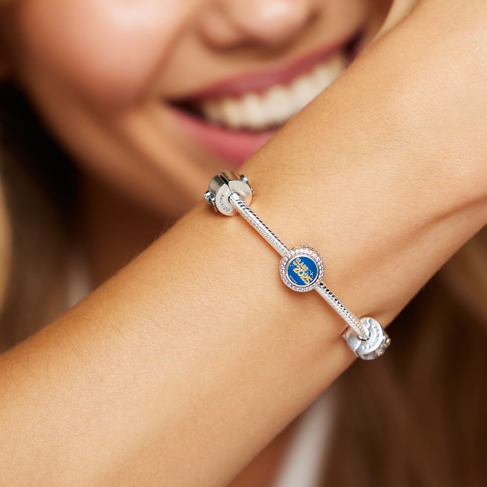 Minnie Mouse Graduation 2025 Charm by Pandora - Disney Parks