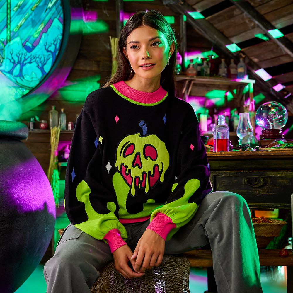 Poisoned Apple Sweater for Women by Her Universe &ndash; Snow White and the Seven Dwarfs