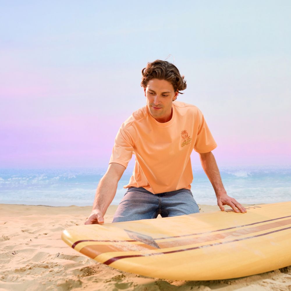 Stitch Surf T-Shirt for Adults &ndash; Lilo & Stitch