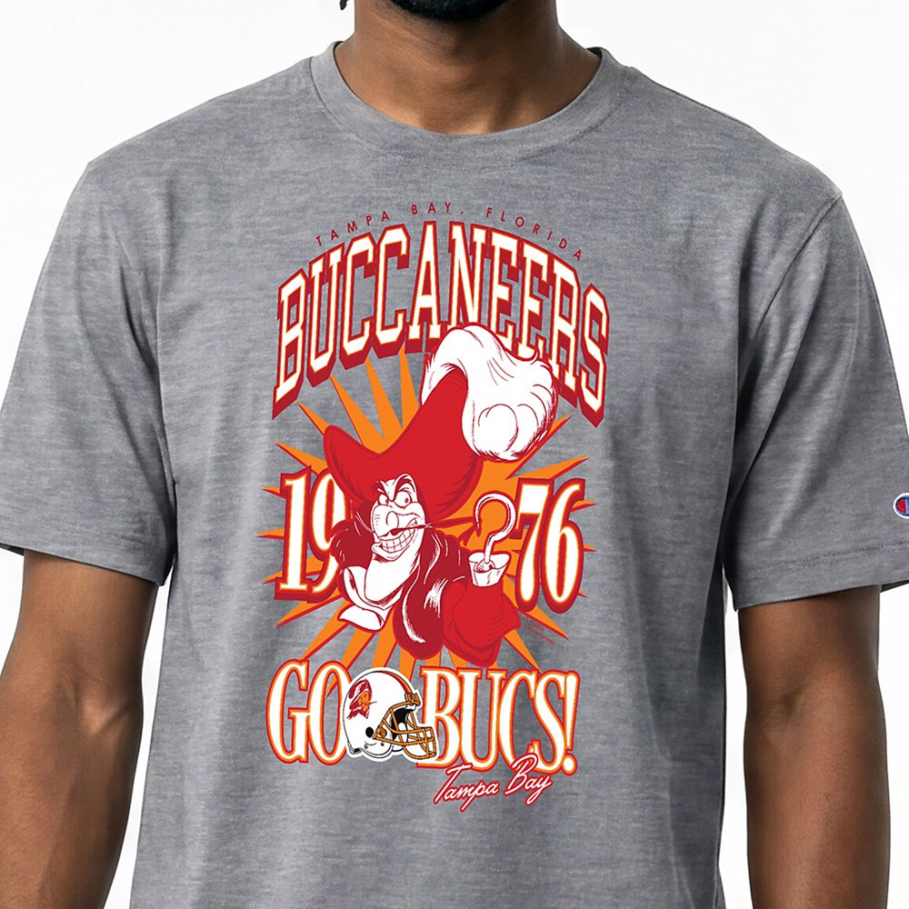 Captain Hook &ndash; Tampa Bay Buccaneers T-Shirt for Adults &ndash; Gray &ndash; Disney | Champion NFL