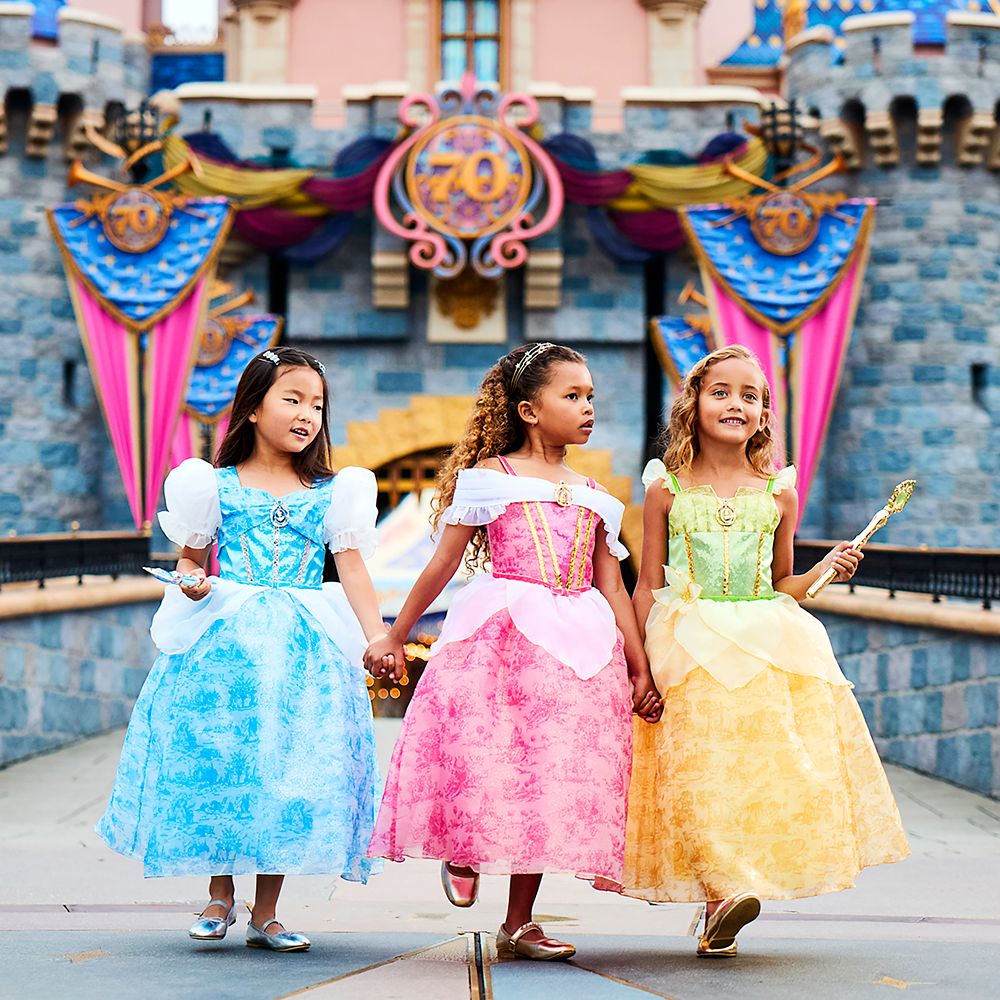 Belle Light-Up and Sound Wand &ndash; Beauty and the Beast