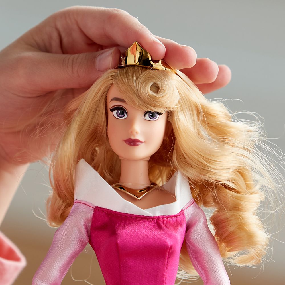 Aurora Classic Doll &ndash; Sleeping Beauty &ndash; 11 1/2''