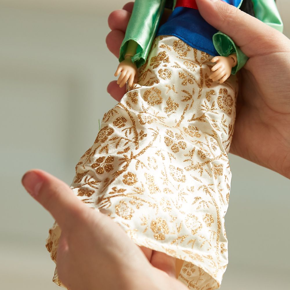 Mulan Classic Doll &ndash; 11 1/2''