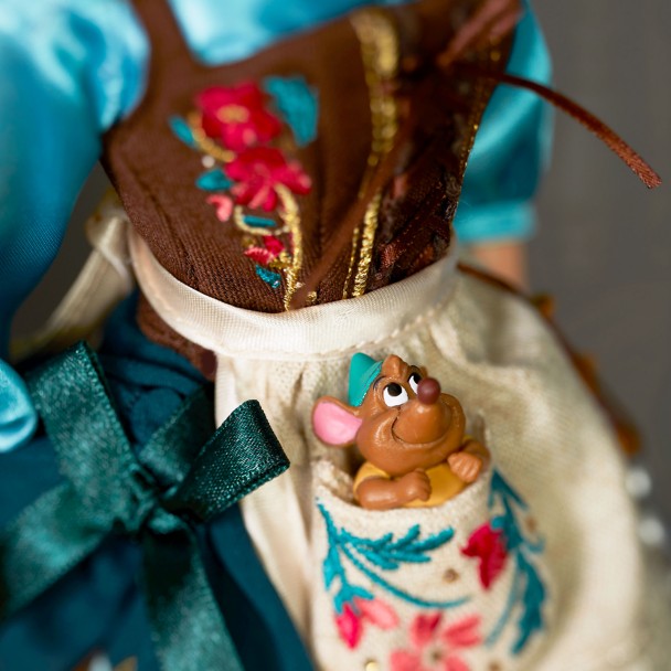 Cinderella Limited Edition Doll – 70th Anniversary – 17 Cinderella Limited Edition Doll – 70th Anniversary – 17