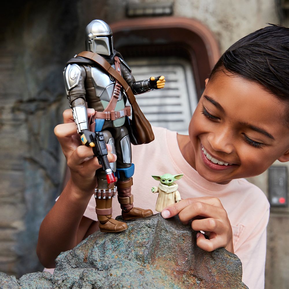 The Mandalorian Talking Action Figure &ndash; Star Wars: The Mandalorian