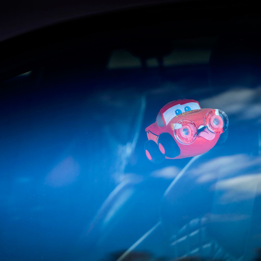 Lightning McQueen Suction Cup Plush &ndash; Cars