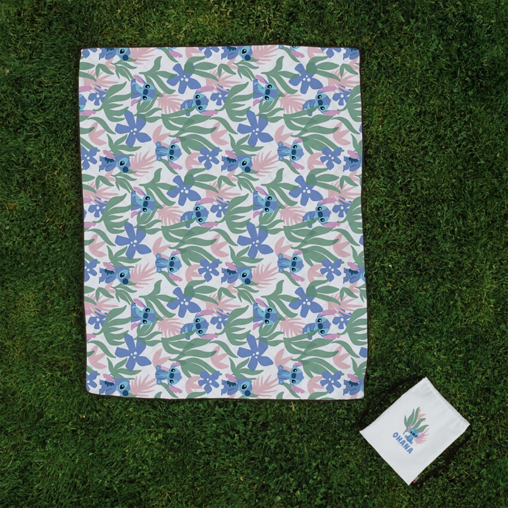 Stitch Picnic Blanket and Backpack &ndash; Lilo & Stitch