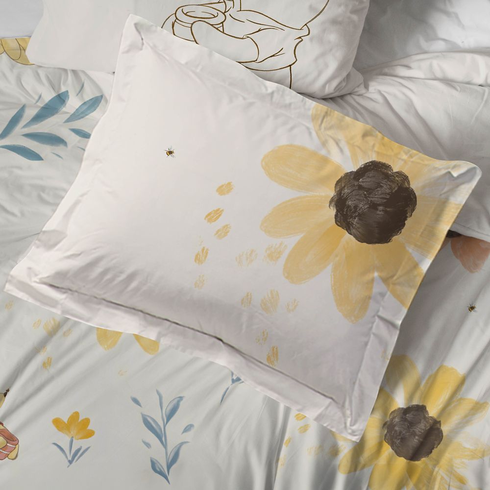 Winnie the Pooh Bedding Set &ndash; Twin / Full / Queen