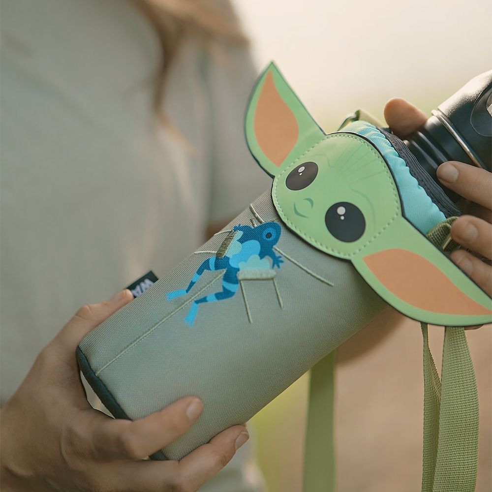 Grogu Stainless Steel Water Bottle and Cooler Tote &ndash; Star Wars: The Mandalorian