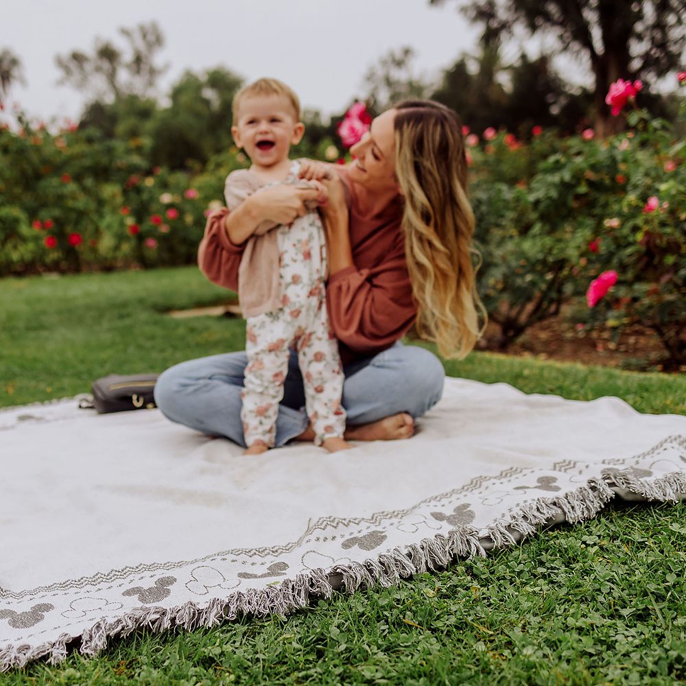 Mickey Mouse Icon Woven Blanket
