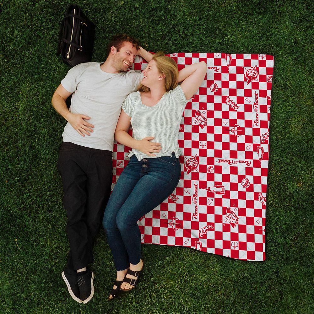 Pizza Planet Impresa Blanket by Picnic Time - Toy Story