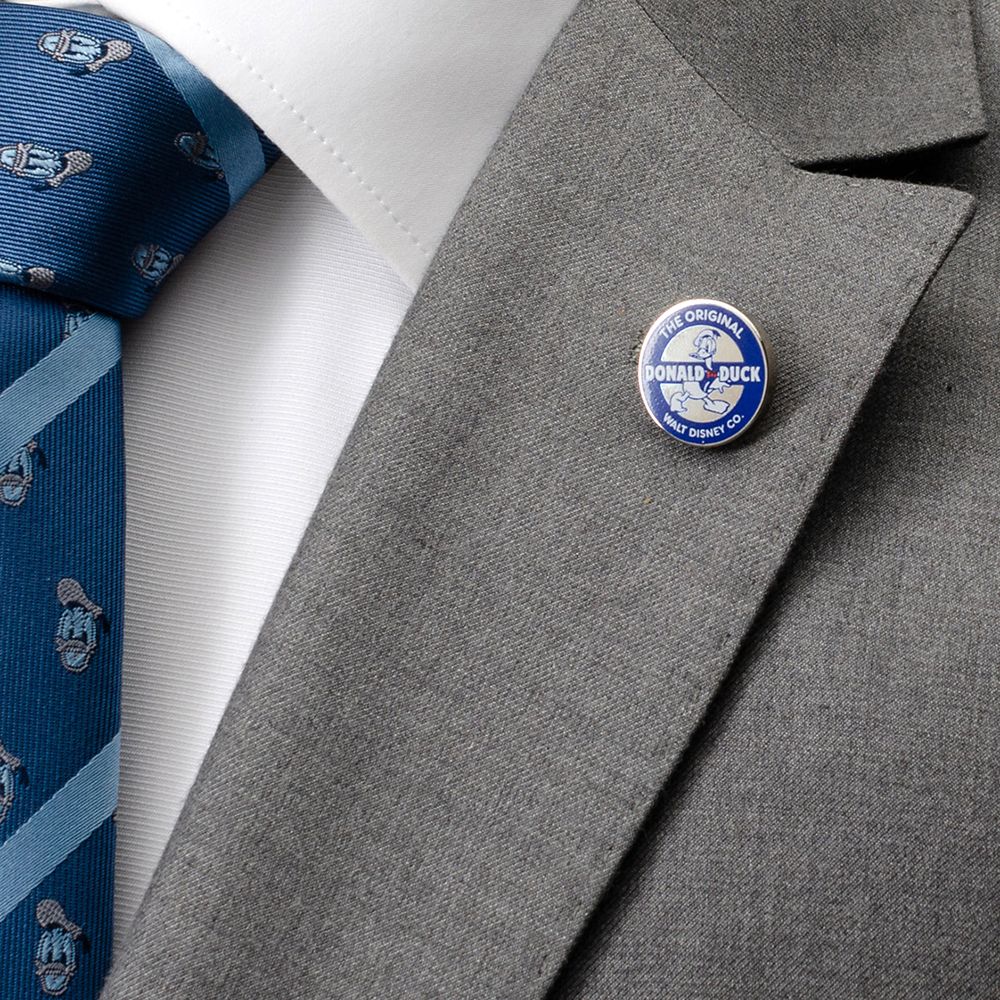 Donald Duck Tie and Lapel Pin Gift Set