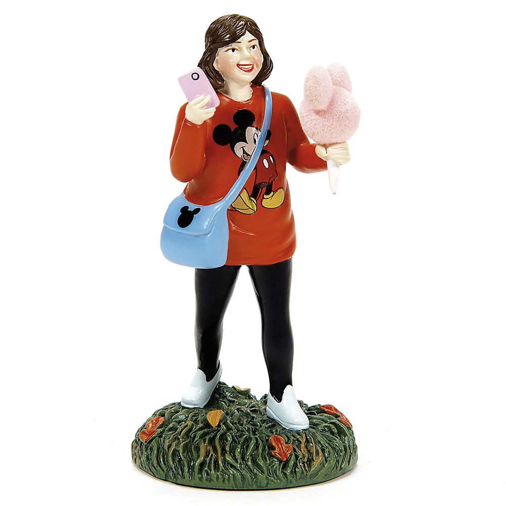 Disney Guests ''Visiting the Park'' Figurine Set by Department 56