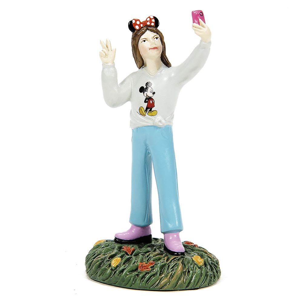 Disney Guests ''Visiting the Park'' Figurine Set by Department 56