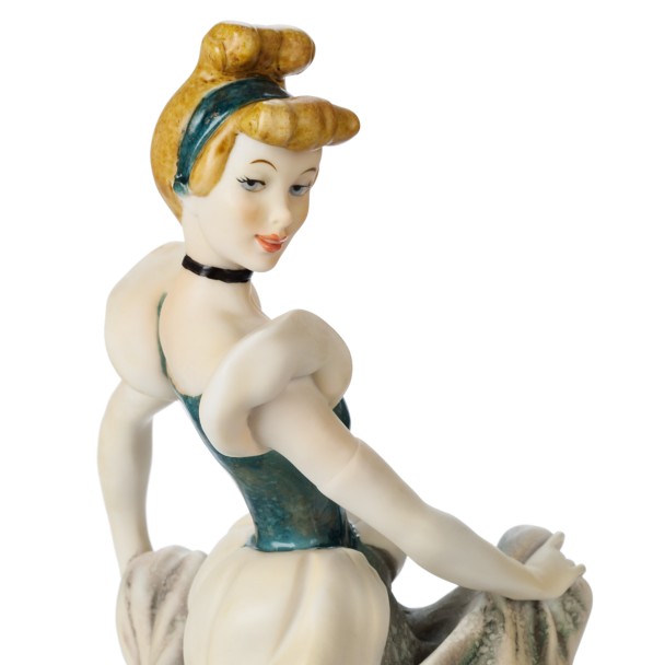 Cinderella Figure by Giuseppe Armani | Disney Store Cinderella Figure by Giuseppe Armani | Disney Store