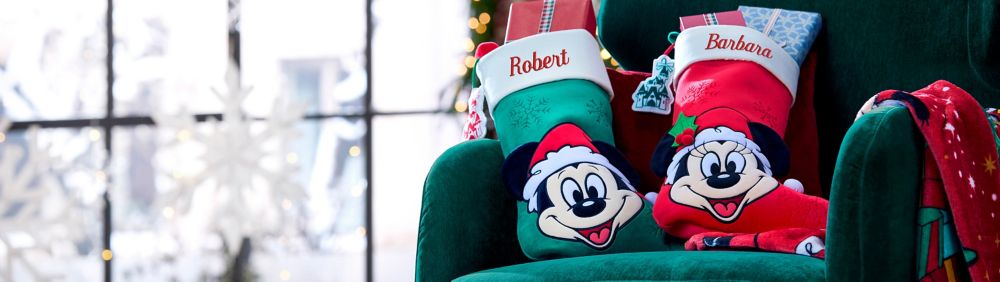 Background image of Holiday Decorations & Stockings