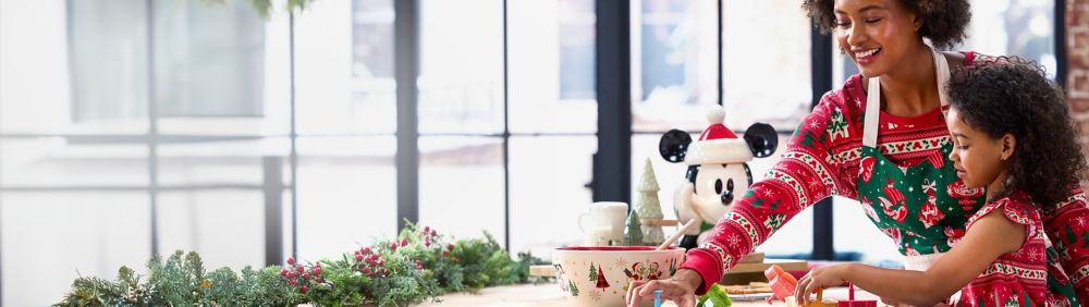 Background image of Holiday Tabletop & Kitchen