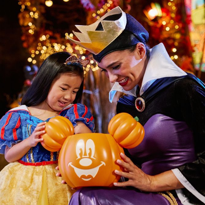 Shop Costumes 
