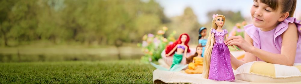 Background image of Classic Dolls