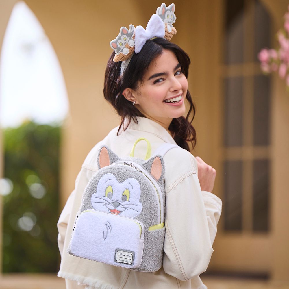 Bring home the magic with our must-haves merchandise inspired by Disney Parks.